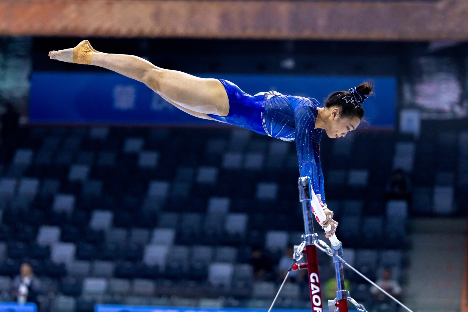 为什么在小盲位（SB）对阵大盲位（BB）时，你应该采取最激进的策略？（小盲位（SB）对大盲位（BB）：为何最激进的打法更优？）